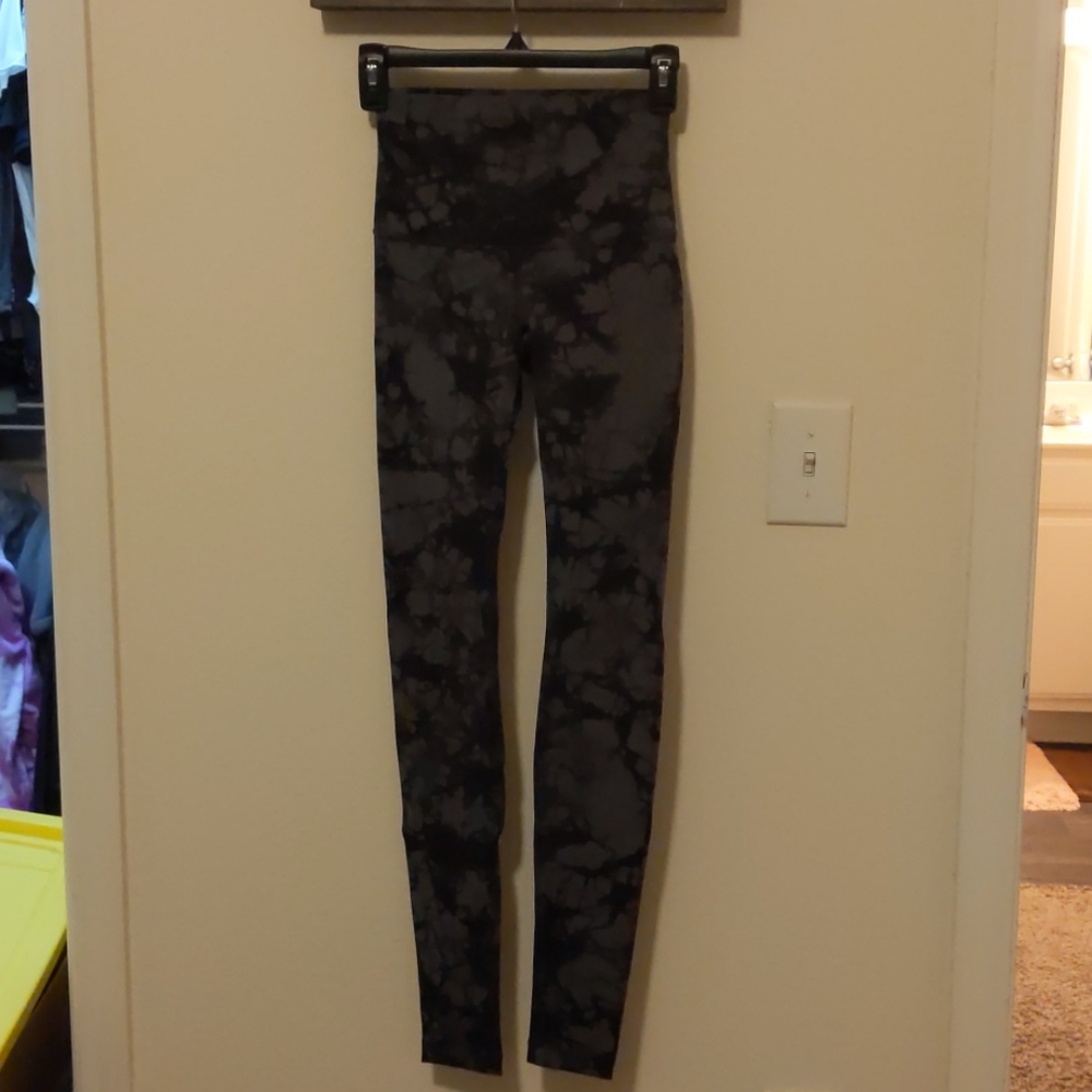 Lululemon Wunder Unders 31" Shibori Tie Dye